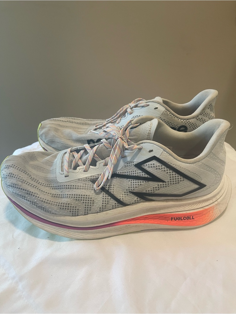 New Balance fuelcell supercomp trainer v2 Light Gray Athletic Running Shoes